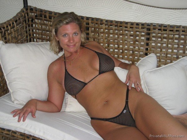 Amateur bikini wife photo