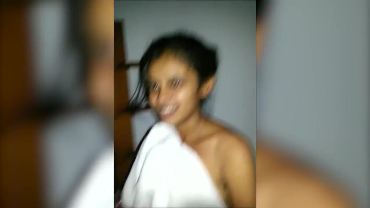 Sri Lanken girl having fun 2 - www.xxxpicplanet.com