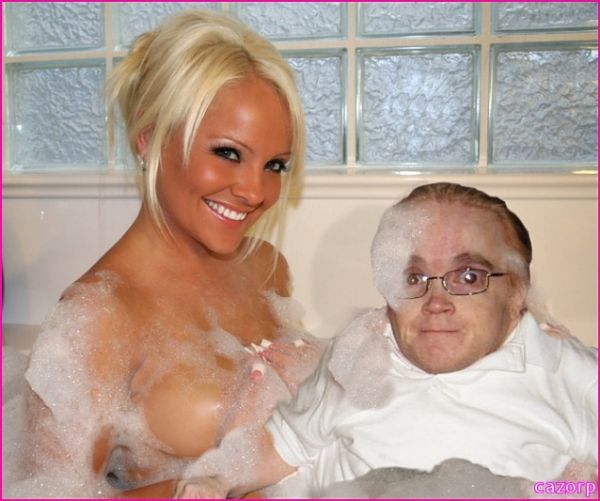 Eric the midget at the bunny ranch picture