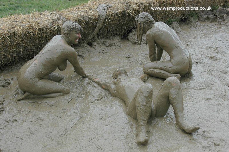 Mud nude pussy