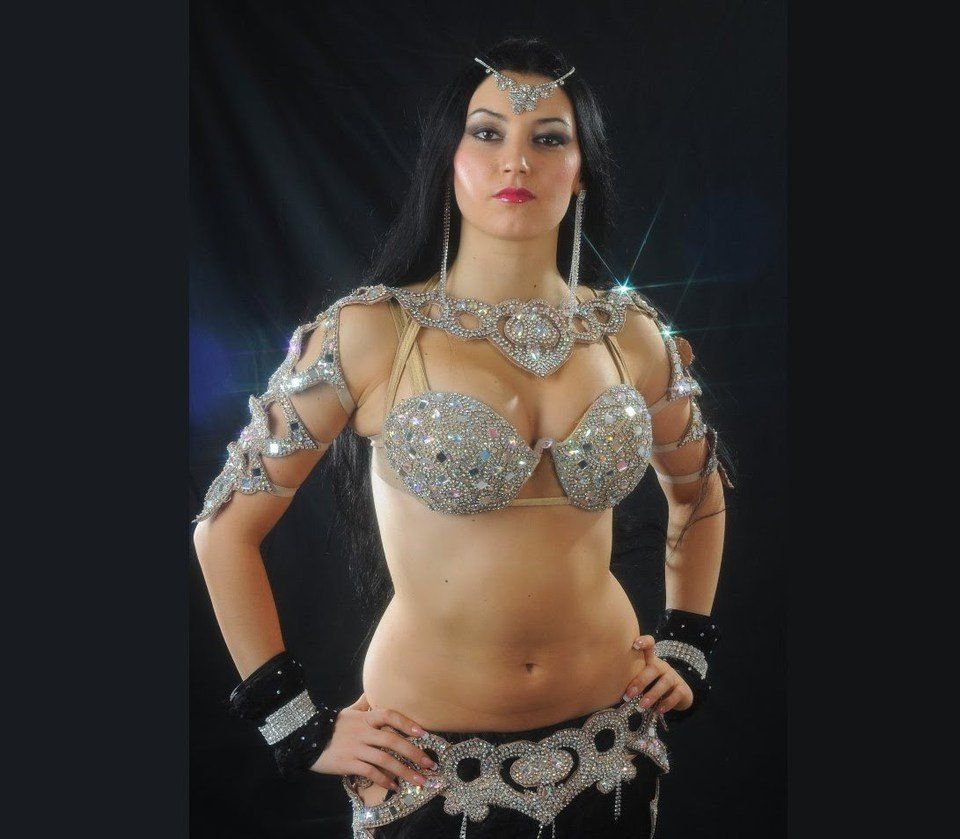 naked arabic belly dancing