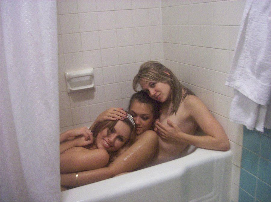 Punkin reccomend girl taking bath