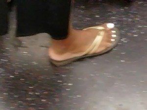 Ebony white toes
